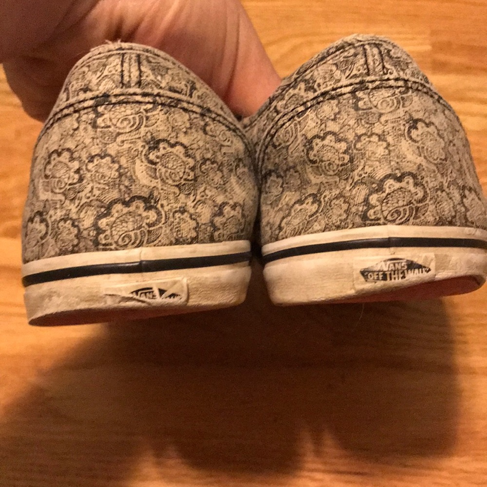 Henna Vans - Picture 7 of 7